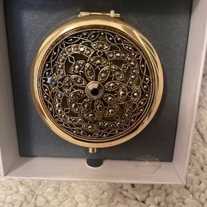 Liz Claiborne Compact